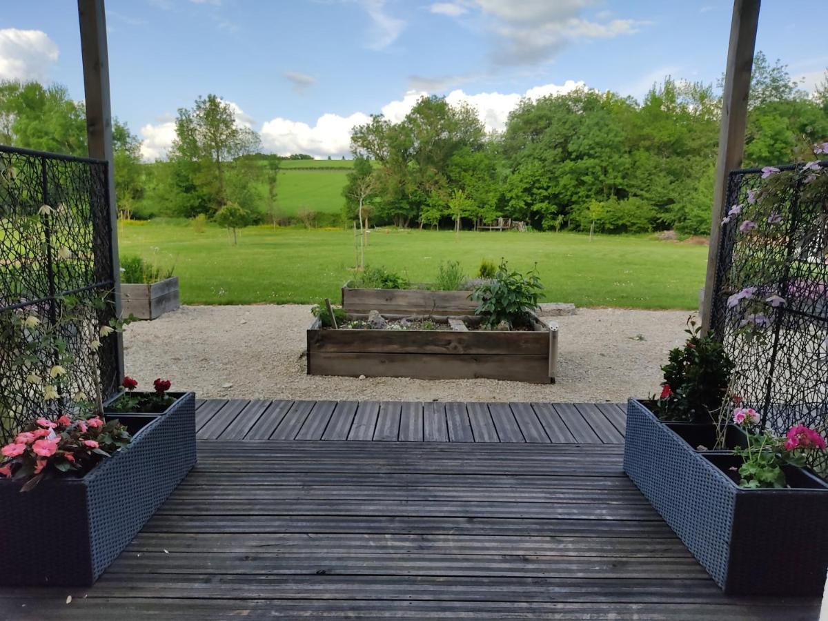 Au Pied Du Lariat Bed & Breakfast Leoville Exterior photo